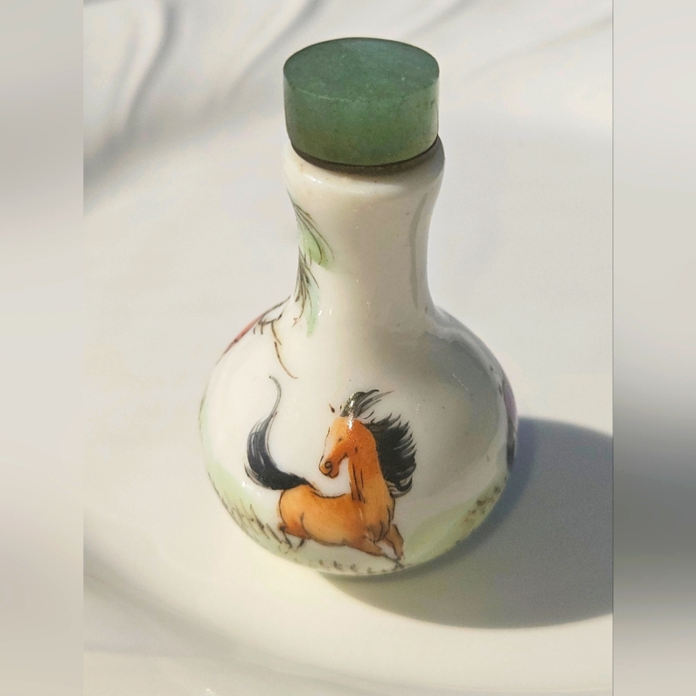 Antique Porcelain SNUFF BOTTLE Horses Handpainted Jade Top W Spoon